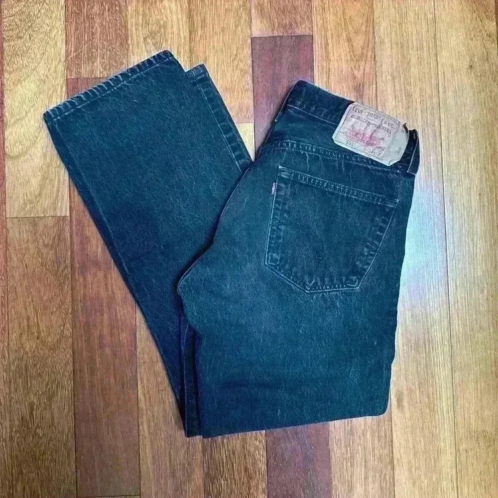 Levi’s |  Women’s black 501 jeans size 34/30 like new
